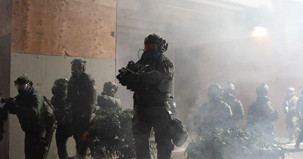 ABŞ İmmiqrasiya Agentləri Oreqonda Məhkəməsiz Həbs Edə Bilməz