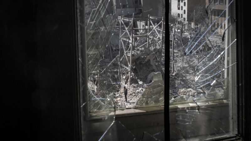 Yaxın Şərqdəki münaqişə kəskinləşir: İran Azərbaycana ilk zərbələrini vurdu