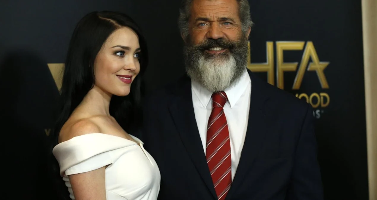 Əfsanəvi sənətçinin 34 yaş kiçik sevgilisi ilə eşqi sona çatdı.