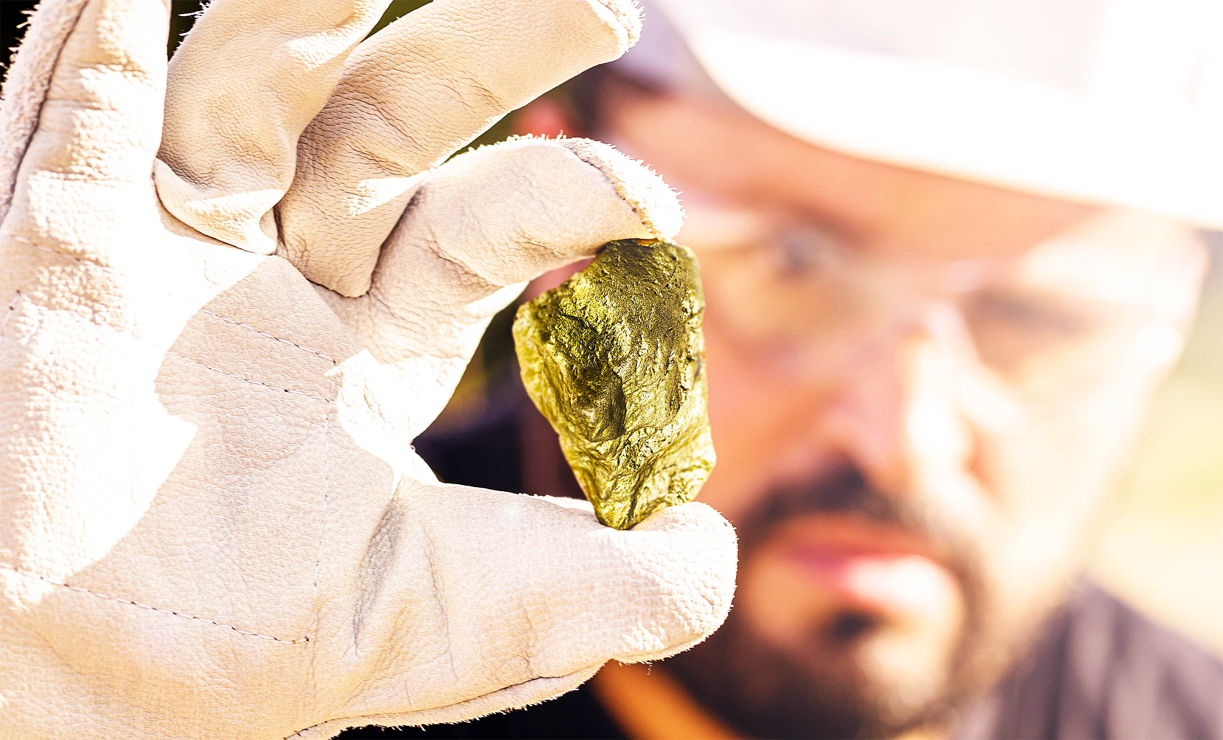 Zəlzələlər saniyələrə nəhəng qızıl külçələri yaradır