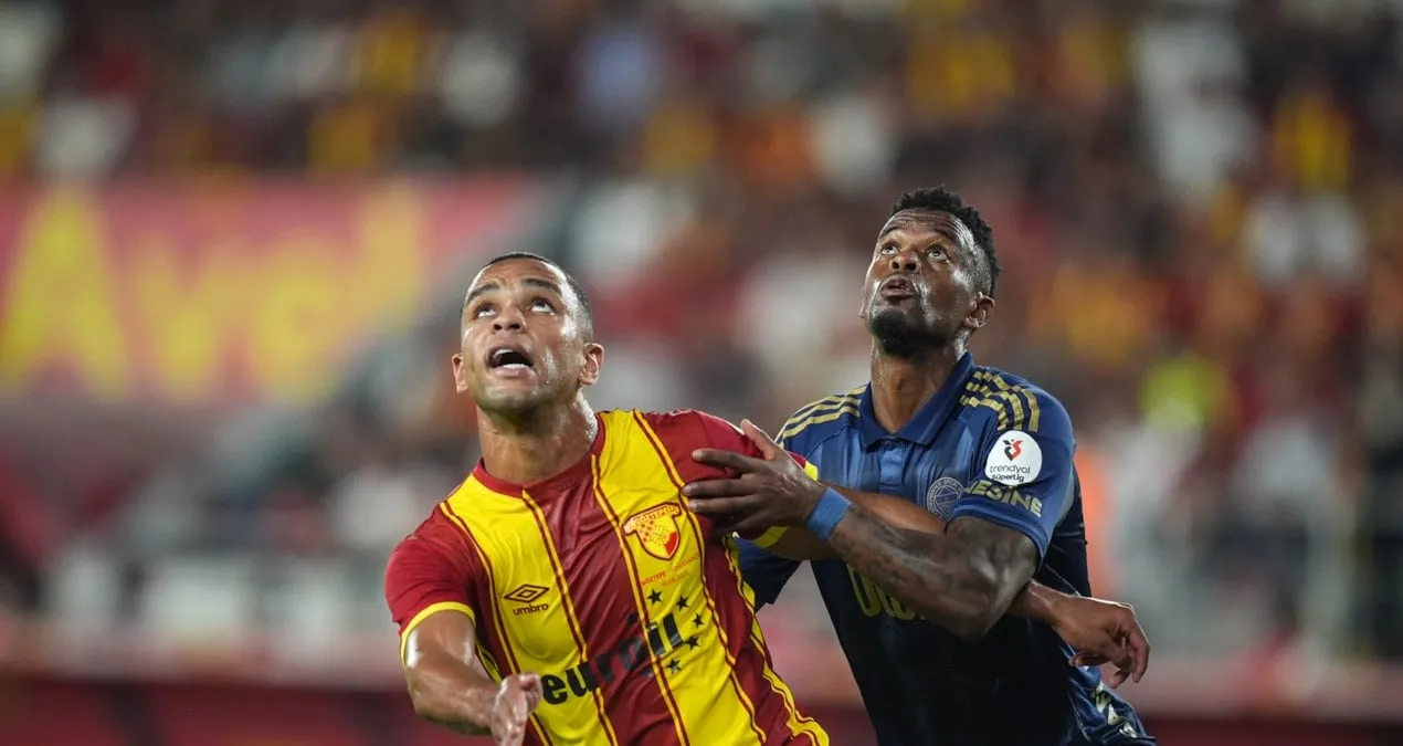 Göztepe-Fənər matçında 8 dəqiqədə qol vuruldu, məşqçi istefa verdi