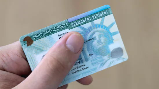 Green Card sahiblərinə biznes krediti şoku: Martın 1-dən dayandırılır – Hindistanlılar da zərər çəkəcək