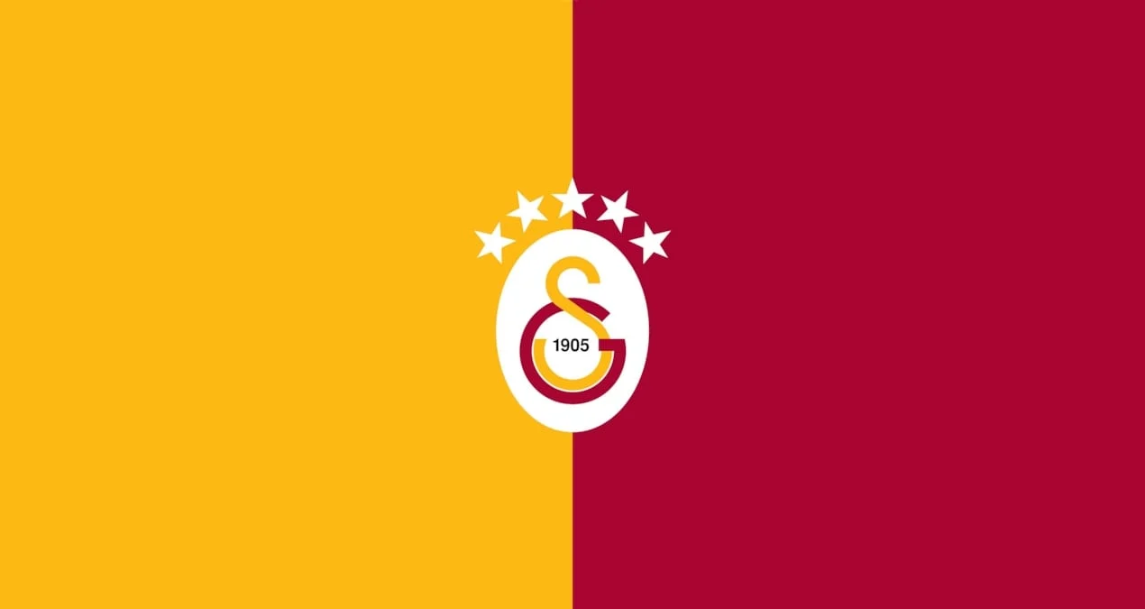 Qalatasaray iki ulduzu ilə müqavilə yenilədi