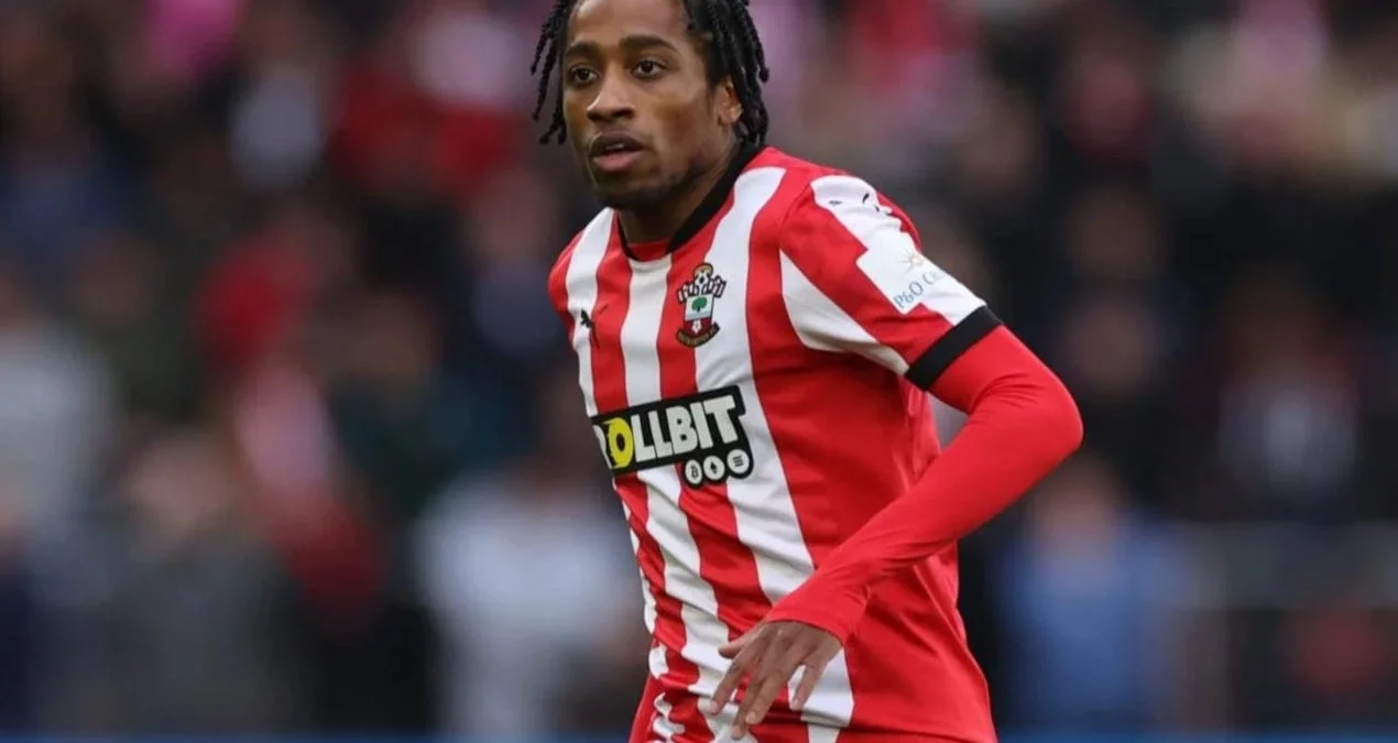 Kyle Walker-Peters-in Beşiktaş-a gəlişi təxirə düşdü