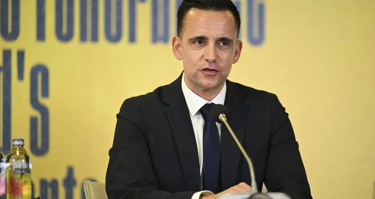 Fenerbahçənin yollarını ayırdığı iki futbolçunun yeni komandaları maraq doğurdu