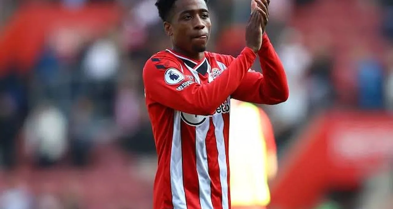 Beşiktaş Kyle Walker-Peters-i rəsmən açıqladı