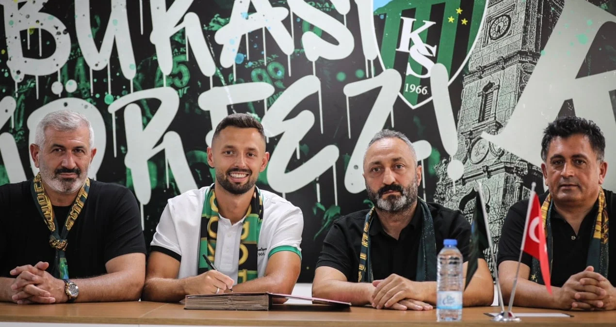 Kocaelispora polşalı müdafiəçi transfer olundu