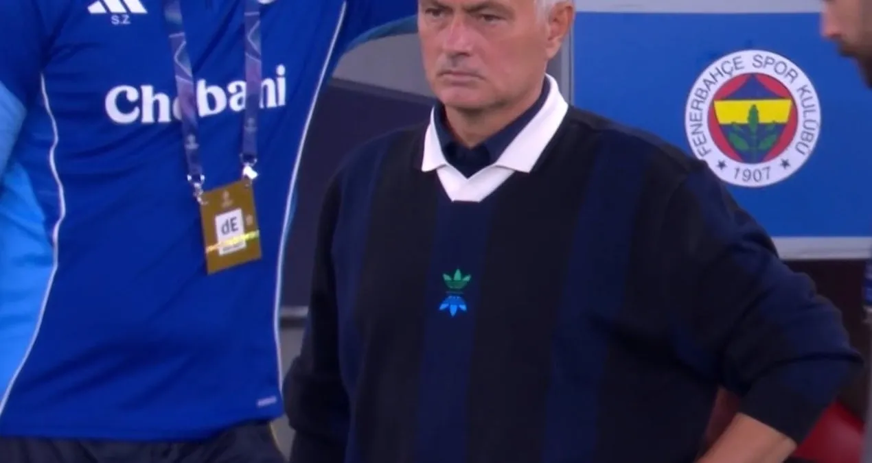 Mourinyonun Benfika matçında geyindiyi sviter müzakirə yaratdı