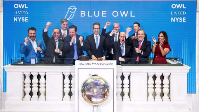 Blue Owl özəl kredit fondu birleşməsi bəzi investorları 20% ziyana saldı