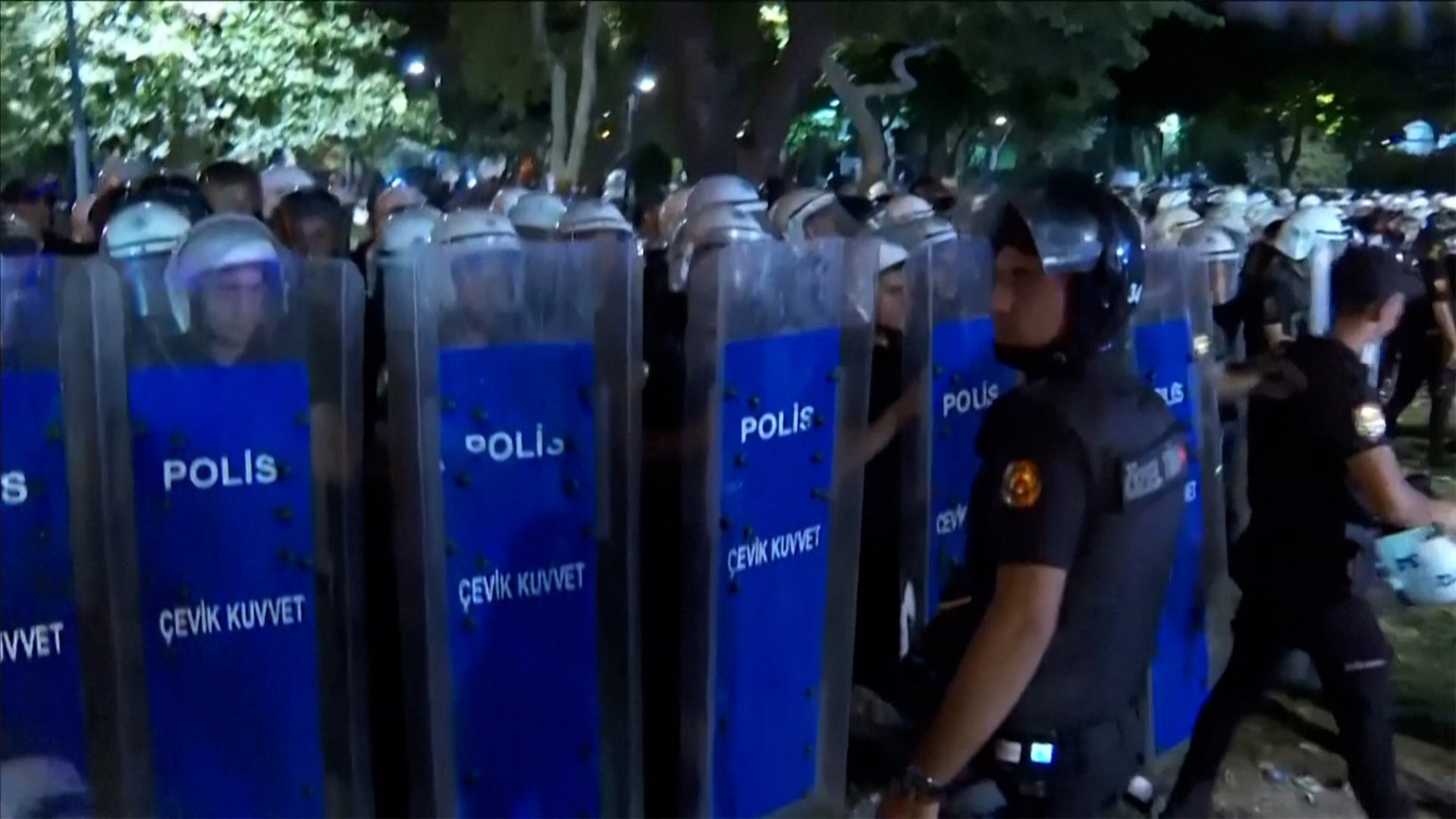 Merin həbsinin 100-cü günü: İstanbulda etiraz toqquşmaları