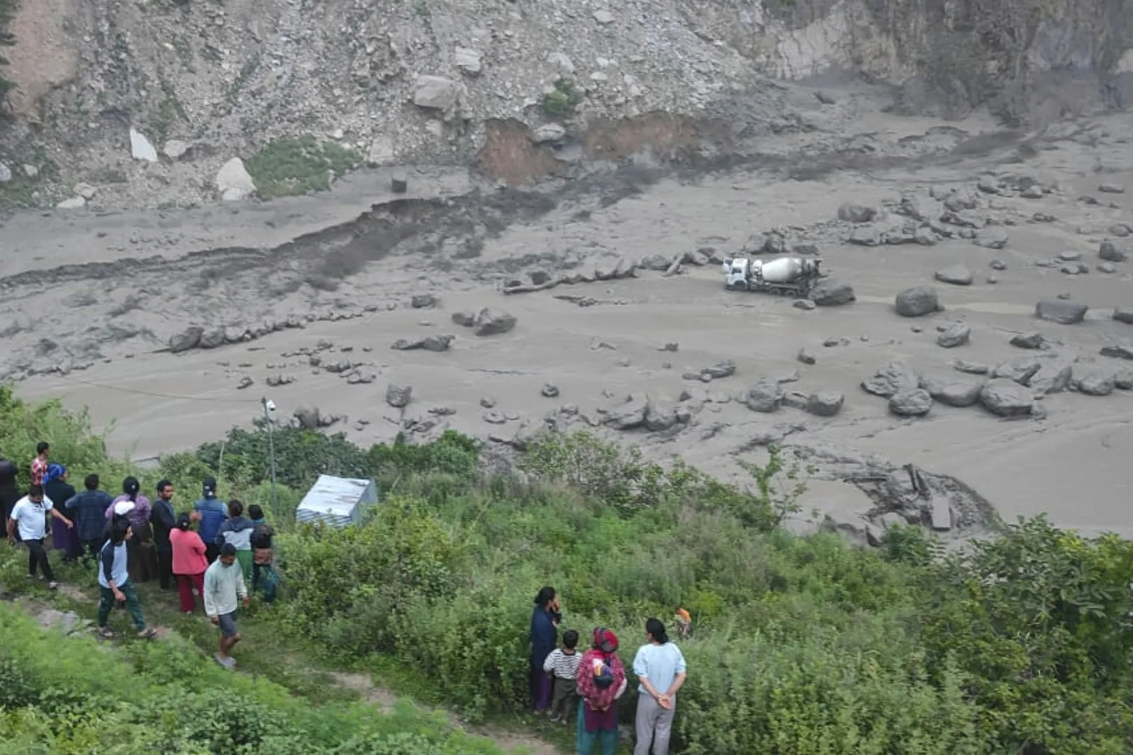Nepal-Çin sərhədində monsun daşqınları: Onlarla itkin