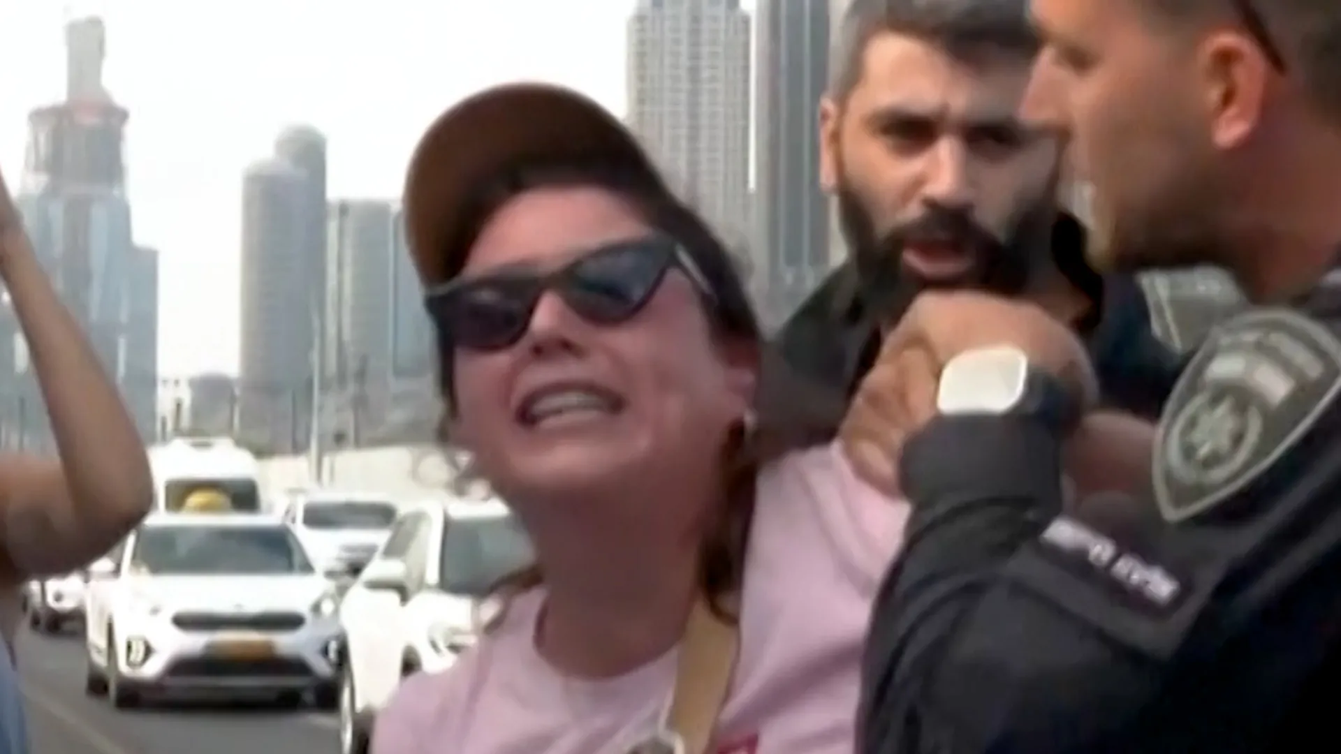 Qəzza etirazında İsrail polisi qadın saxladı