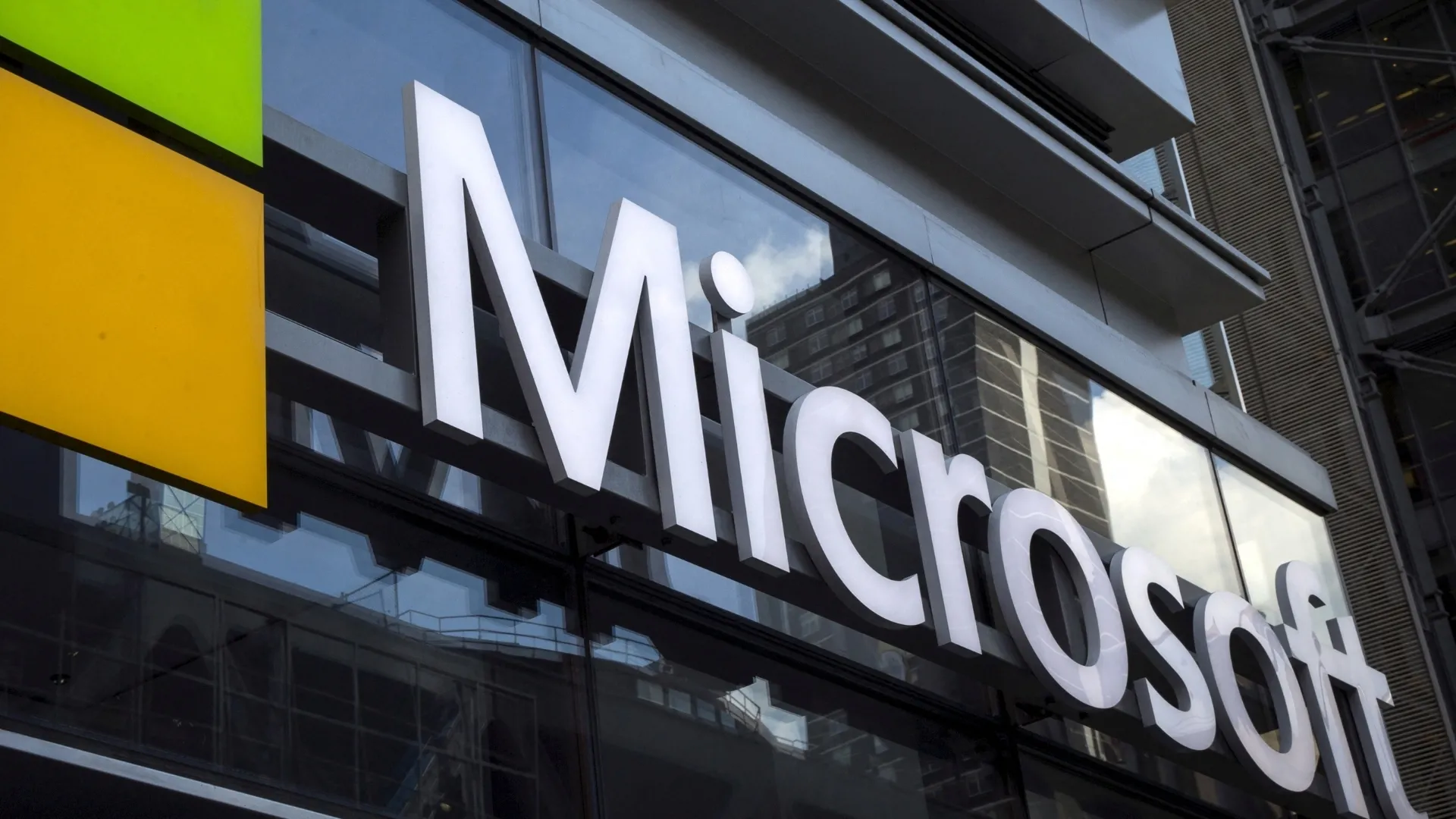 Microsoft İsrail ordusunun bəzi bulud və süni intellekt xidmətlərinə çıxışını kəsdi