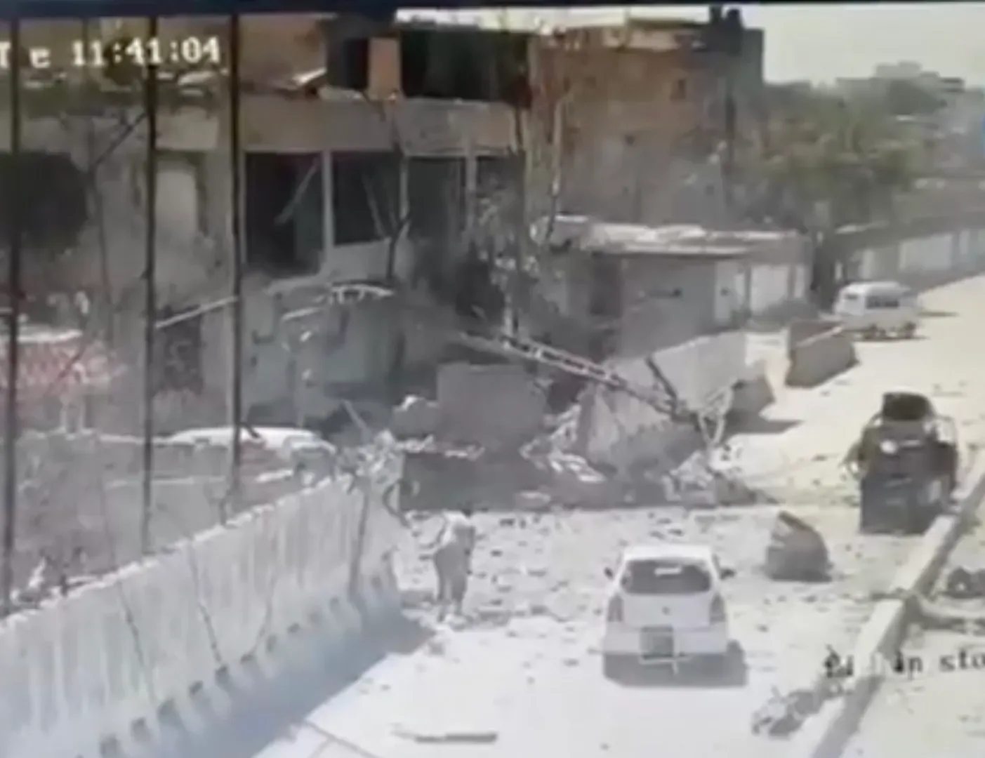 Pakistan hərbi qərargahında bomba partlayışı: Video yayıldı