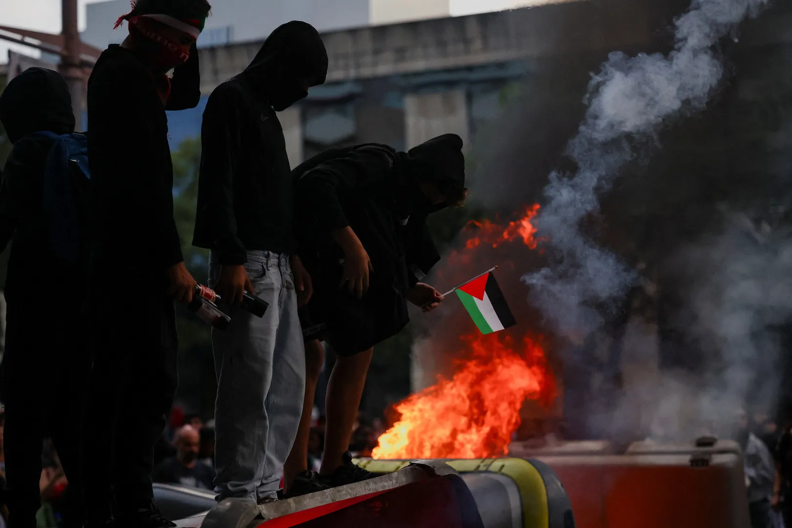 Barselonada Fələstin Tərəfdarları ilə Polis Qarşıdurması