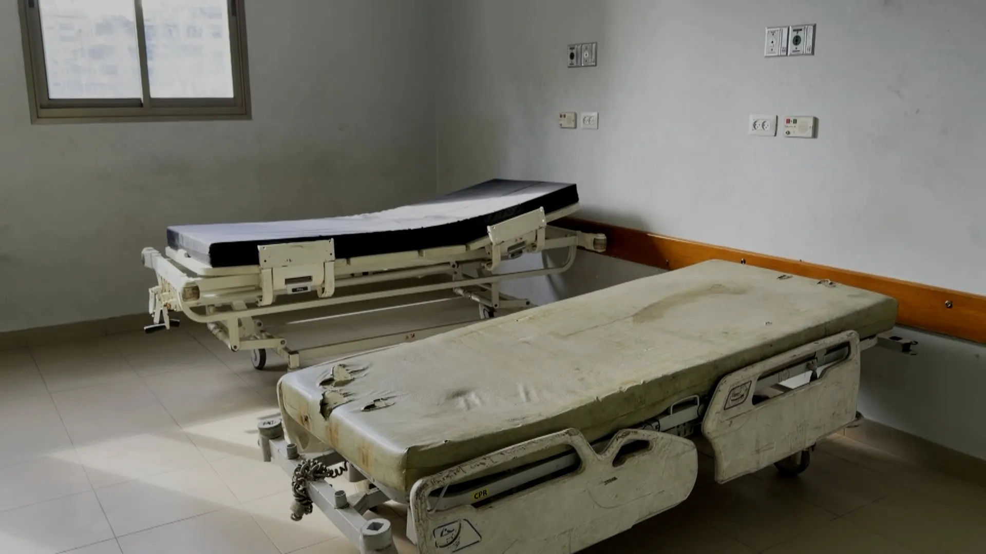 Qəzza Şifa Xəstəxanasının təmirli şöbəsi demək olar ki, işləmir