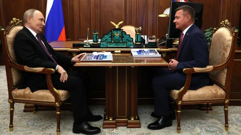 Putin tərəfindən işdən çıxarılan Rusiya naziri intihar etdi