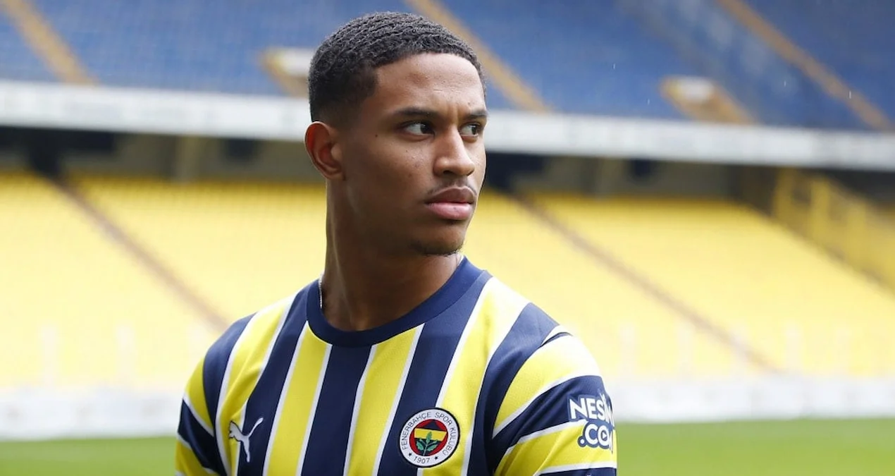 Fenerbahçe Oosterwolde ilə müqaviləni uzatdı: Müddət bəlli