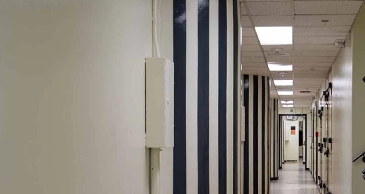 Müharibə öncəsi Dubayda fəaliyyətə başlayan sığınacaq firması sifariş axınına cavab verə bilmir: Elita qiyamətə hazırlıq görür