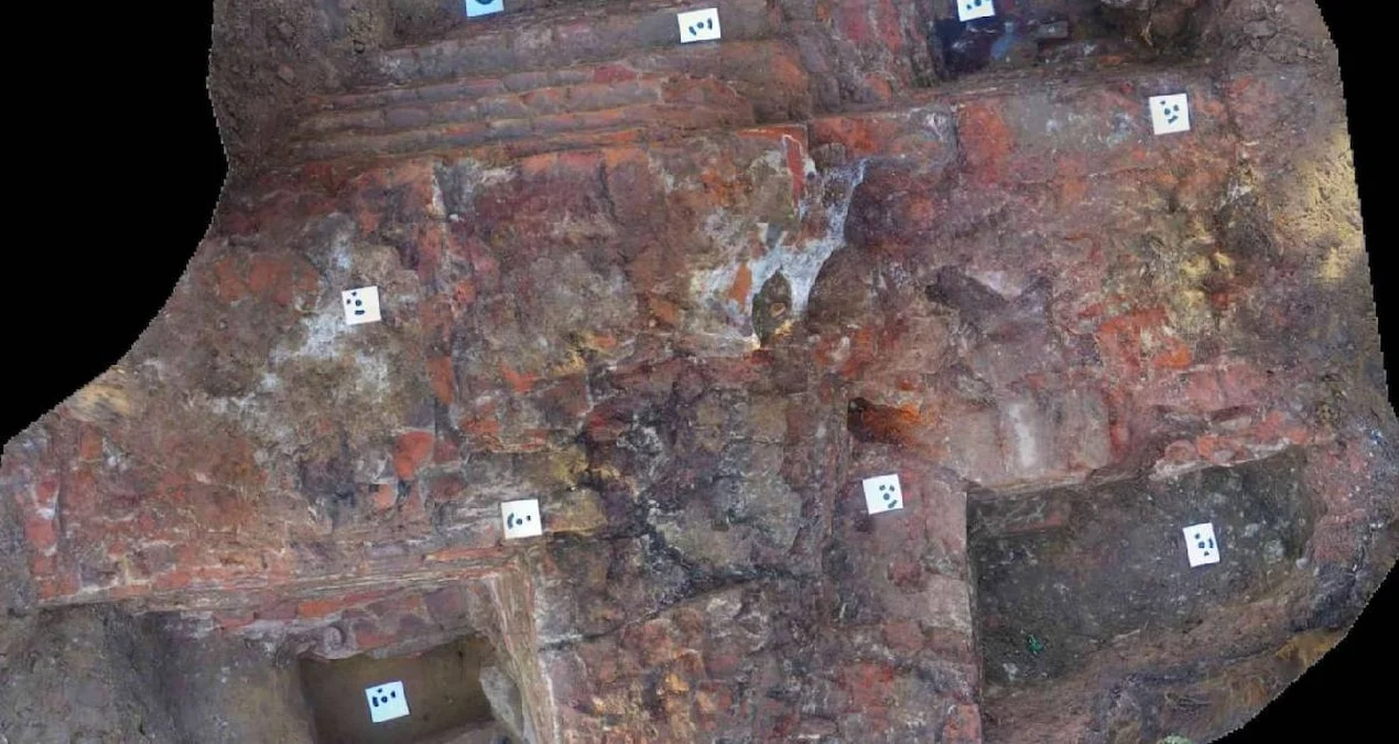 Almaniyada inşaat işləri zamanı əsrlərdir torpağın altında qalmış nəhəng monastır kompleksi kəşf edildi