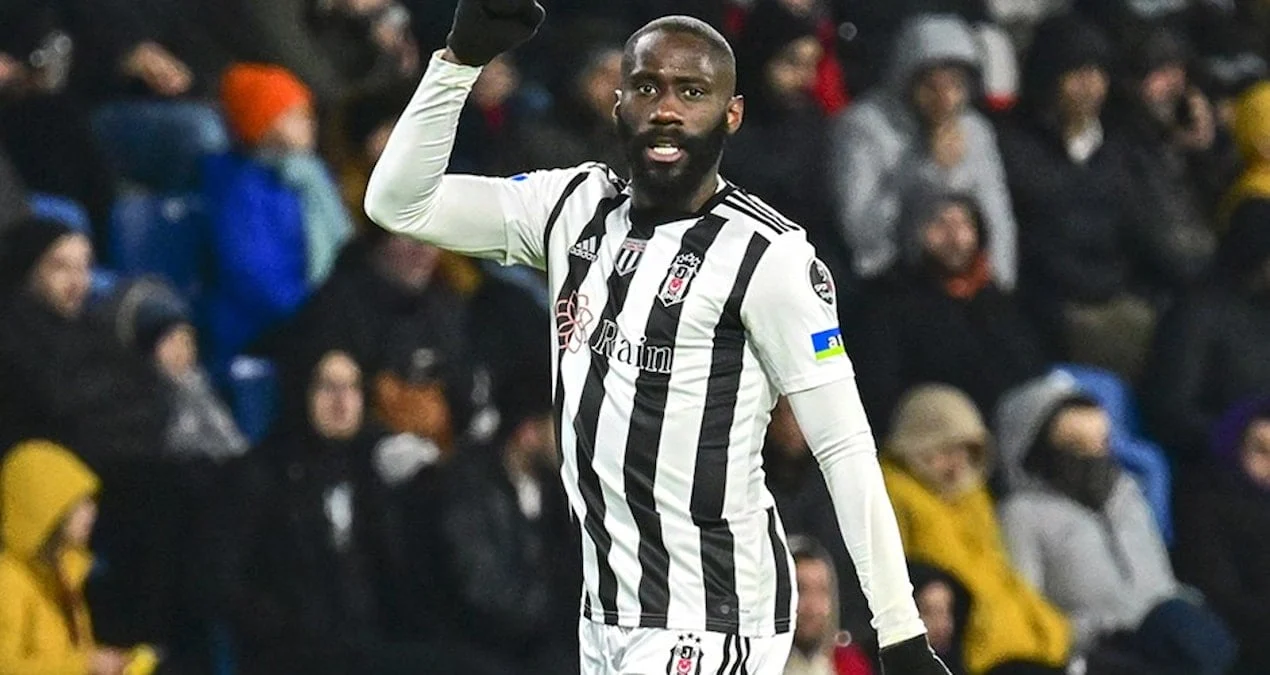 Masuaku Premyer Liqaya transfer oldu