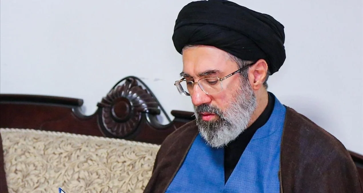 İranda Mücteba Hamaneyinin səhhəti ilə bağlı sarsıdıcı iddialar yayılıb: ABŞ və İsrailin hücumu nəticəsində ağır xəsarət aldığı bildirilir