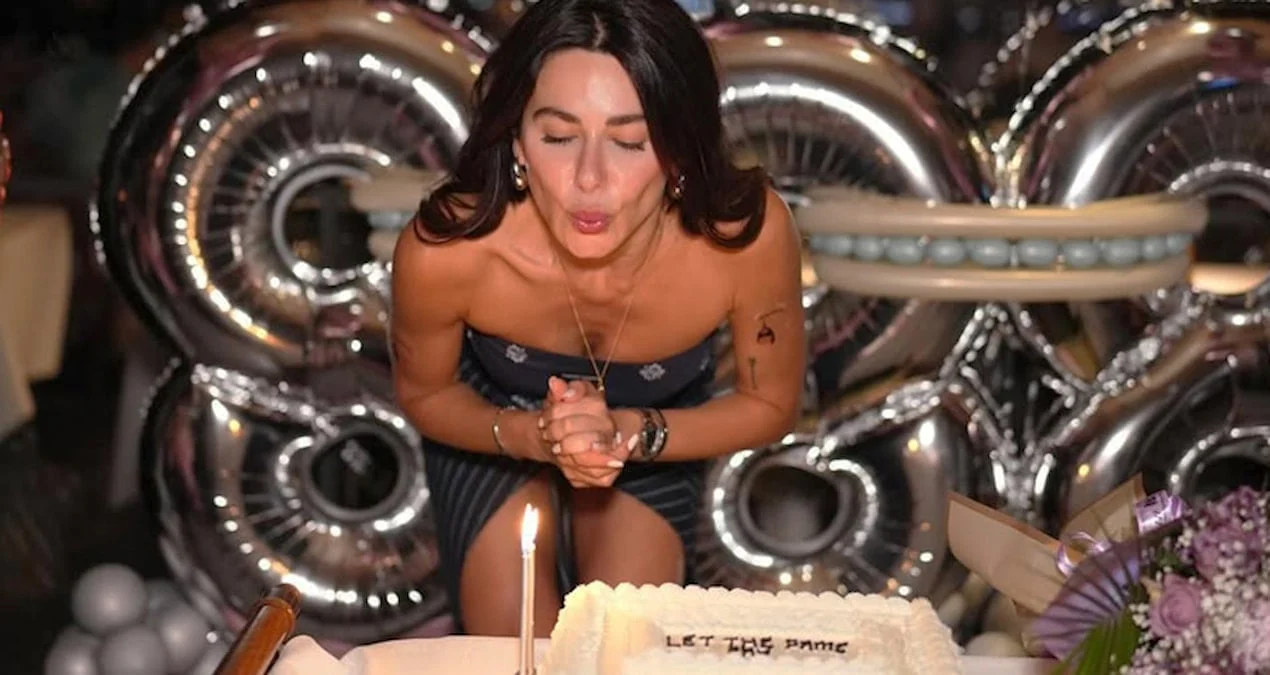 Nesrin Cavadzadə 43 yaşını qeyd etdi