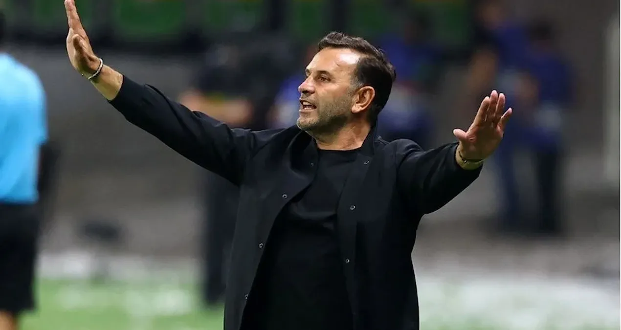 Okan Buruk derbidə sağ bək mövqeyində bu oyunçuya şans verəcək