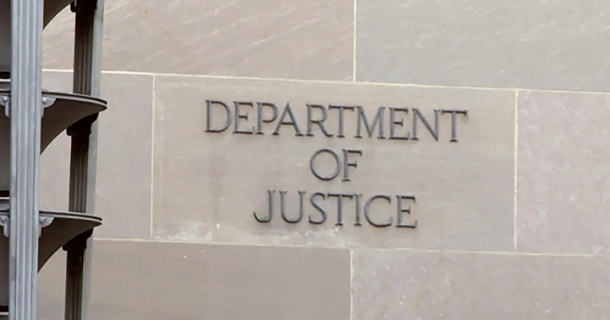 Kominin dostu Ədliyyə Nazirliyinin 5 il əvvəl ələ keçirdiyi materiallara çıxışına mane olmaq istəyir