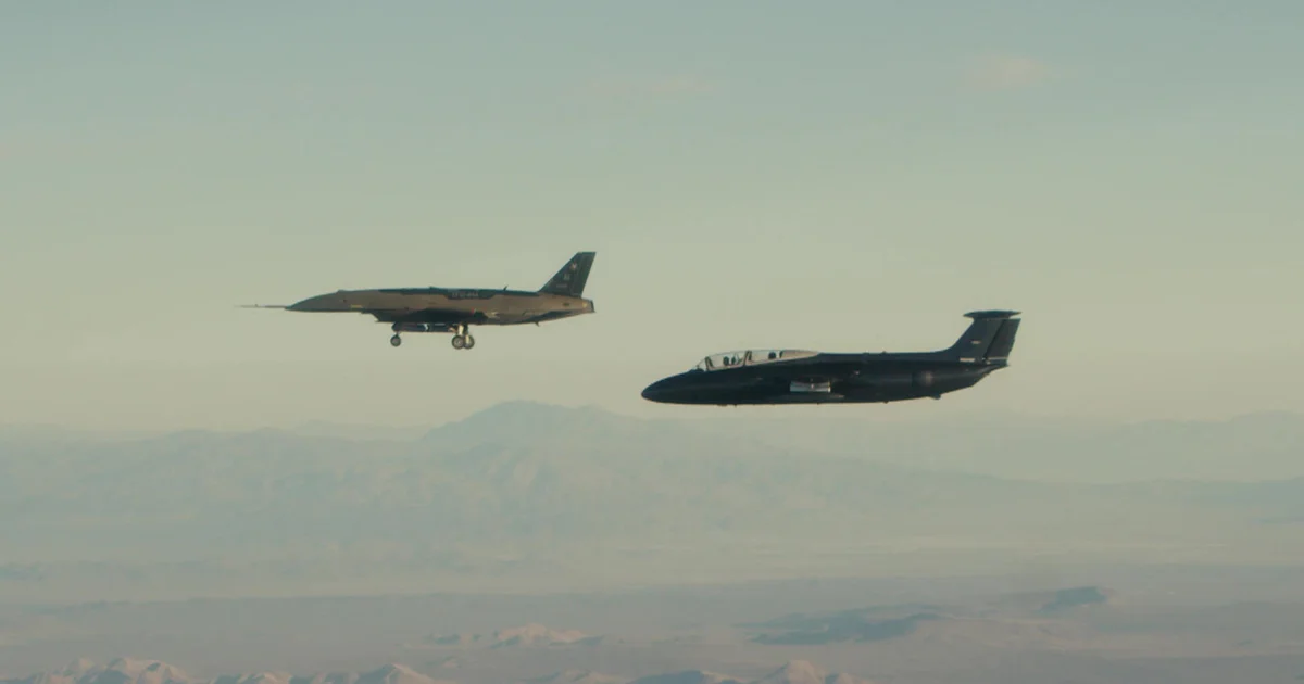 Anduril-in pilotsuz jeti "Fury" havaya qalxdı