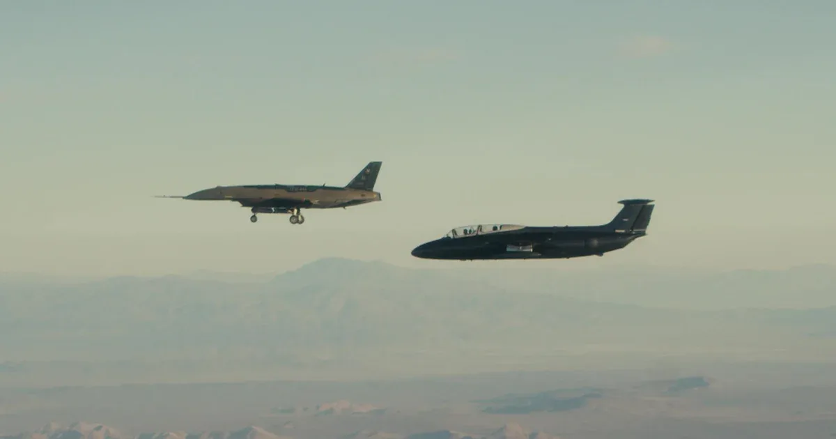 Anduril-in pilotsuz jeti "Fury" havaya qalxdı