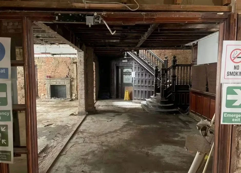 147 illik tarixi otel 54 lirəyə satışda