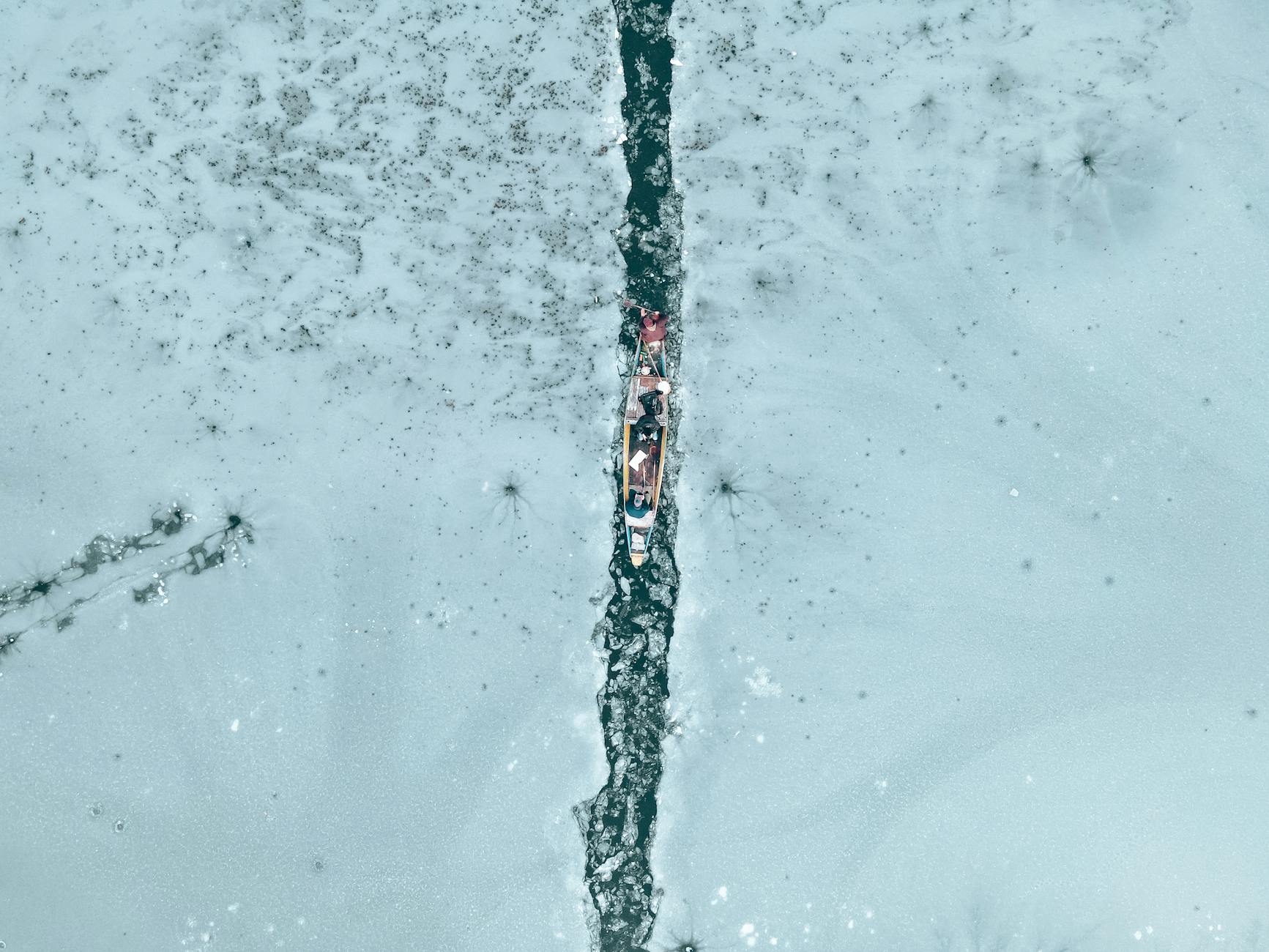 "Avtomobilist" KHL pley-off seriyasında "Salavat Yulaev"i məğlub edərək liderliyə yüksəldi.