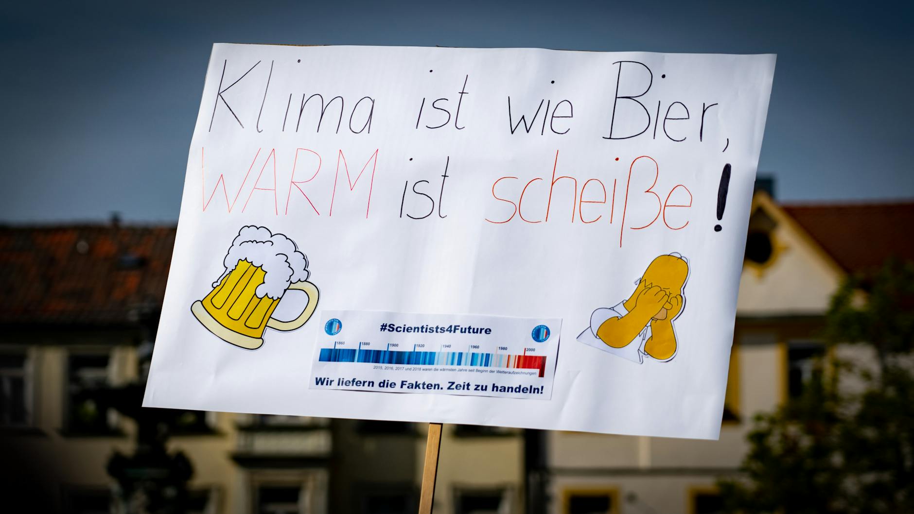 Almaniyada Güvən Böhranı: Böhranlı və Müharibəli Günlərdə Almanlar Kimə Etibar Edir?