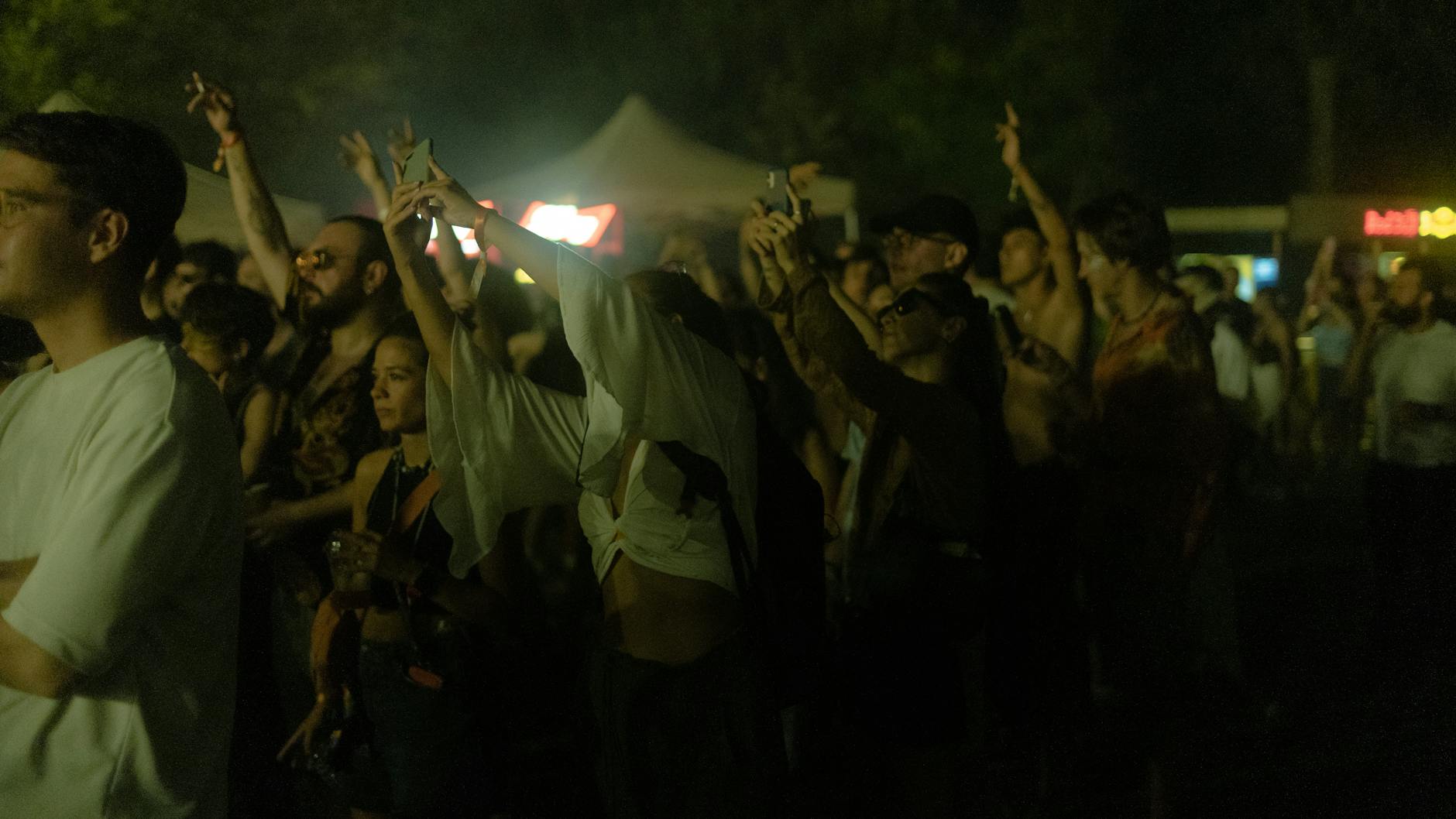 Böyük Britaniyada “Saturday Night Live” ilk yayımla böyük uğur qazanıb, izlənmə rekordları qırıb.