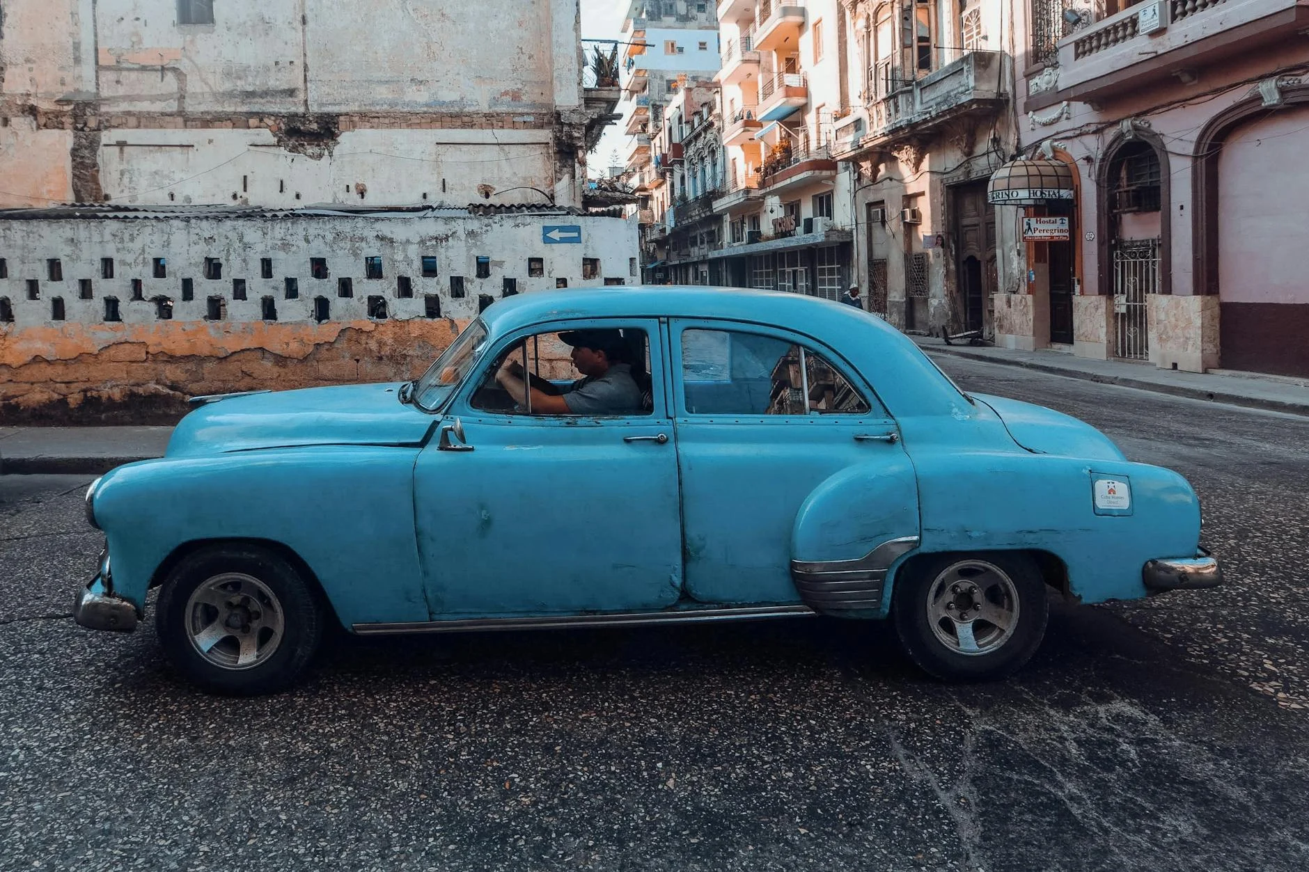 ABŞ Ədliyyəsi Kubalı məmurları ittiham edir, Trampdan sərt xəbərdarlıqlar