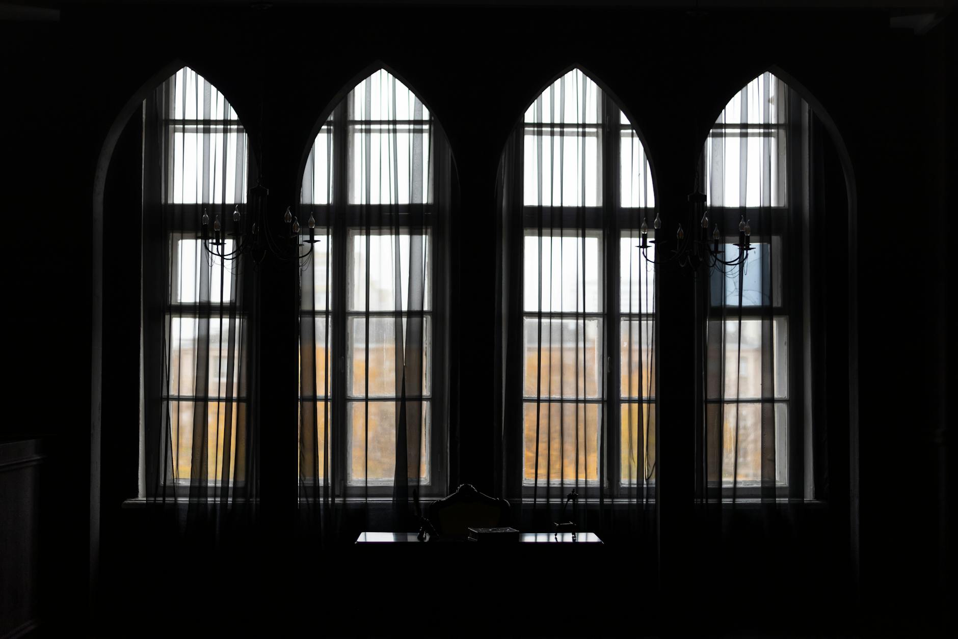 İBB işi üzrə dördüncü gün: İmamoğlu ilə prokuror arasında gərginlik və mətbuat böhranı məhkəmə iclasını təxirə saldı