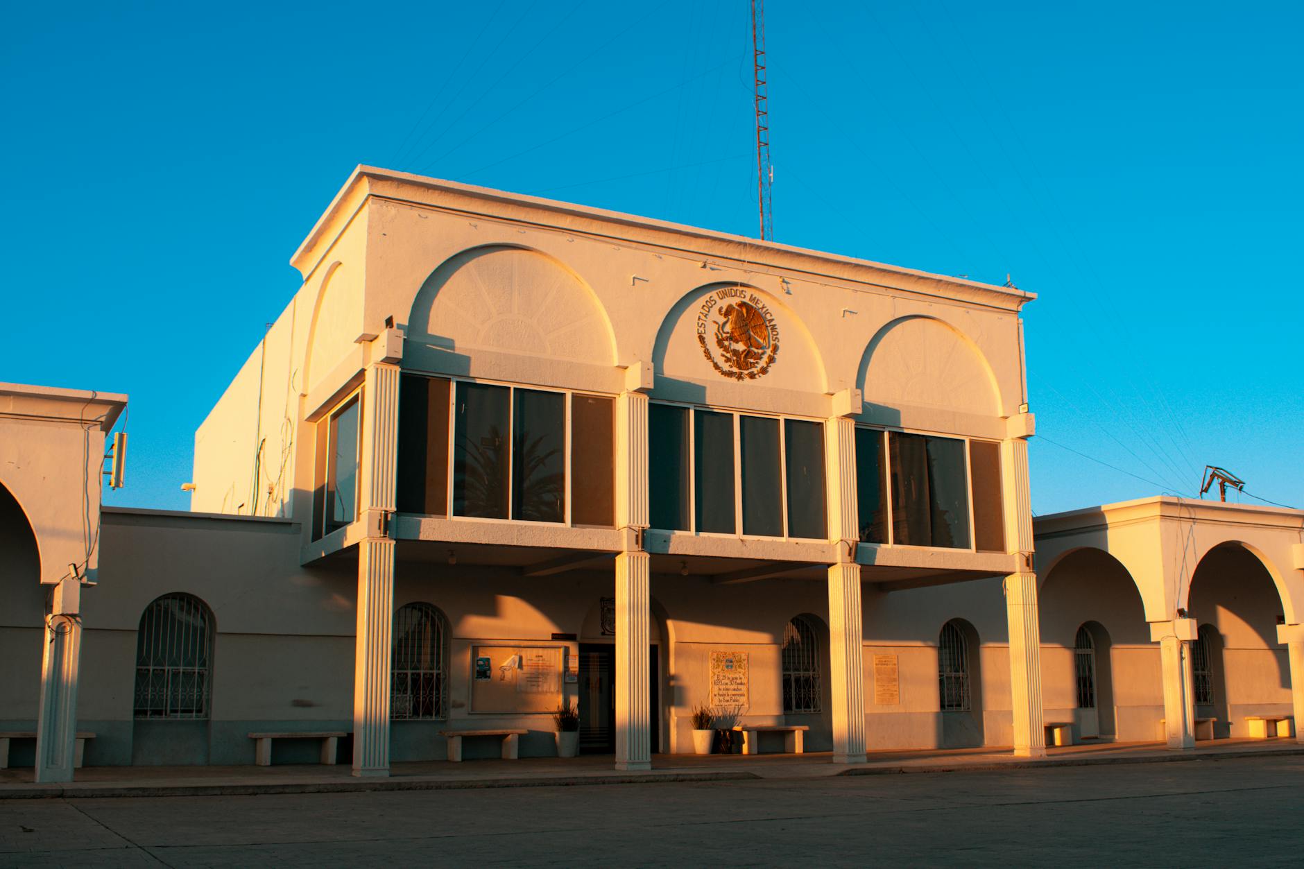 Cinsi istismarda təqsirli bilinən məşhur əmlak brokerləri Aleksandr qardaşlarını ömürlük həbs cəzası gözləyir.