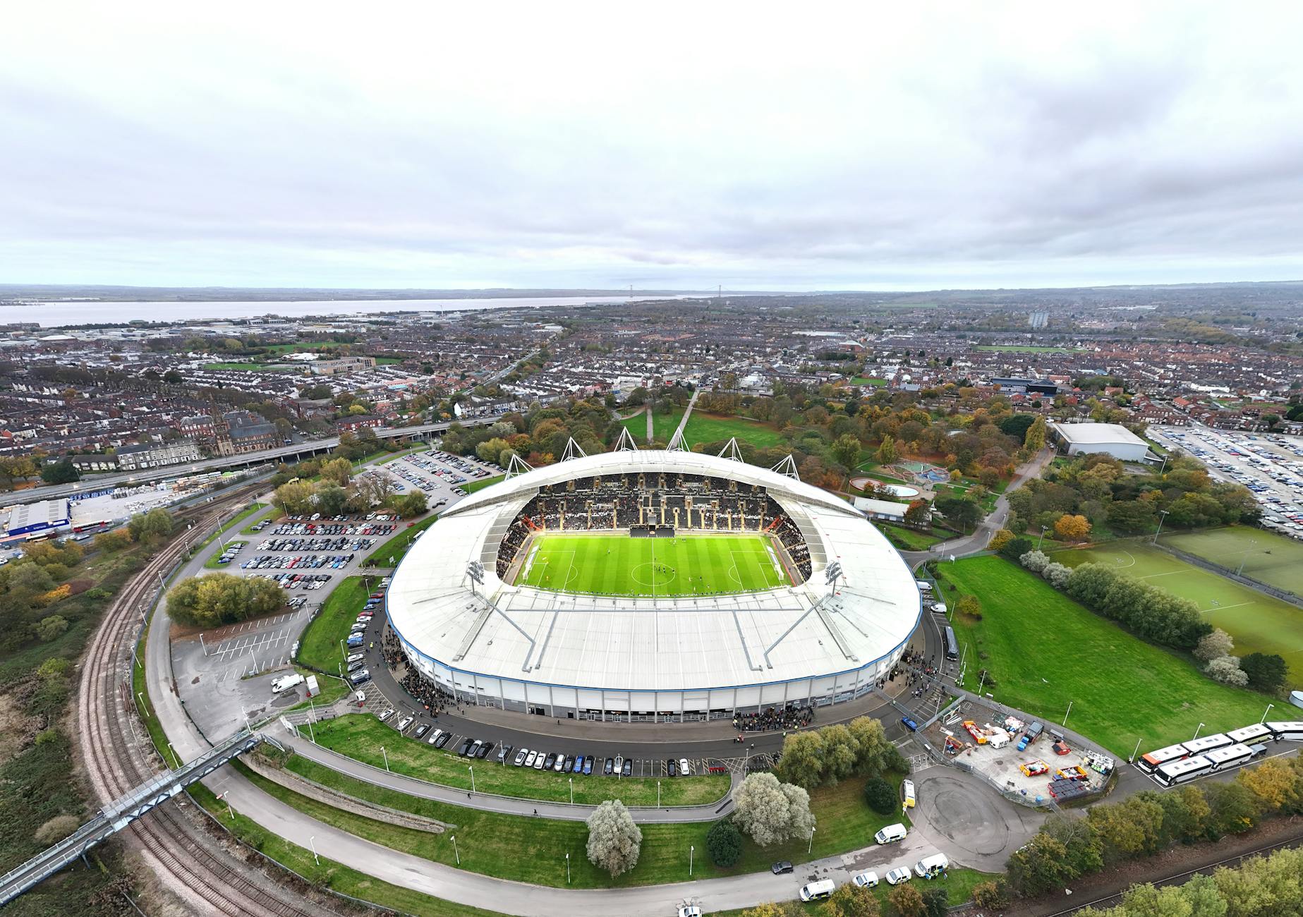 Hull City Premyer Liqa hədəfində ardıcıl ikinci məğlubiyyətlə böyük sarsıntı yaşadı.