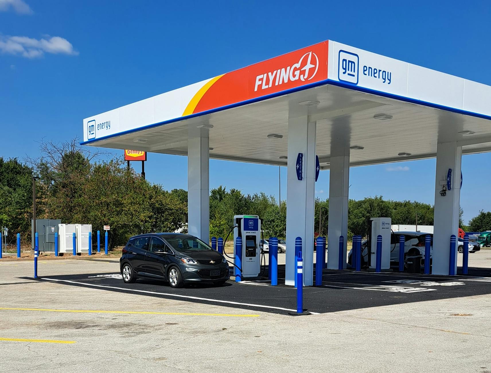 Chevrolet Bolt-un Bazara Dönüşü: Sərfəli Elektrikli Avtomobil Yenidən Aktuallaşır