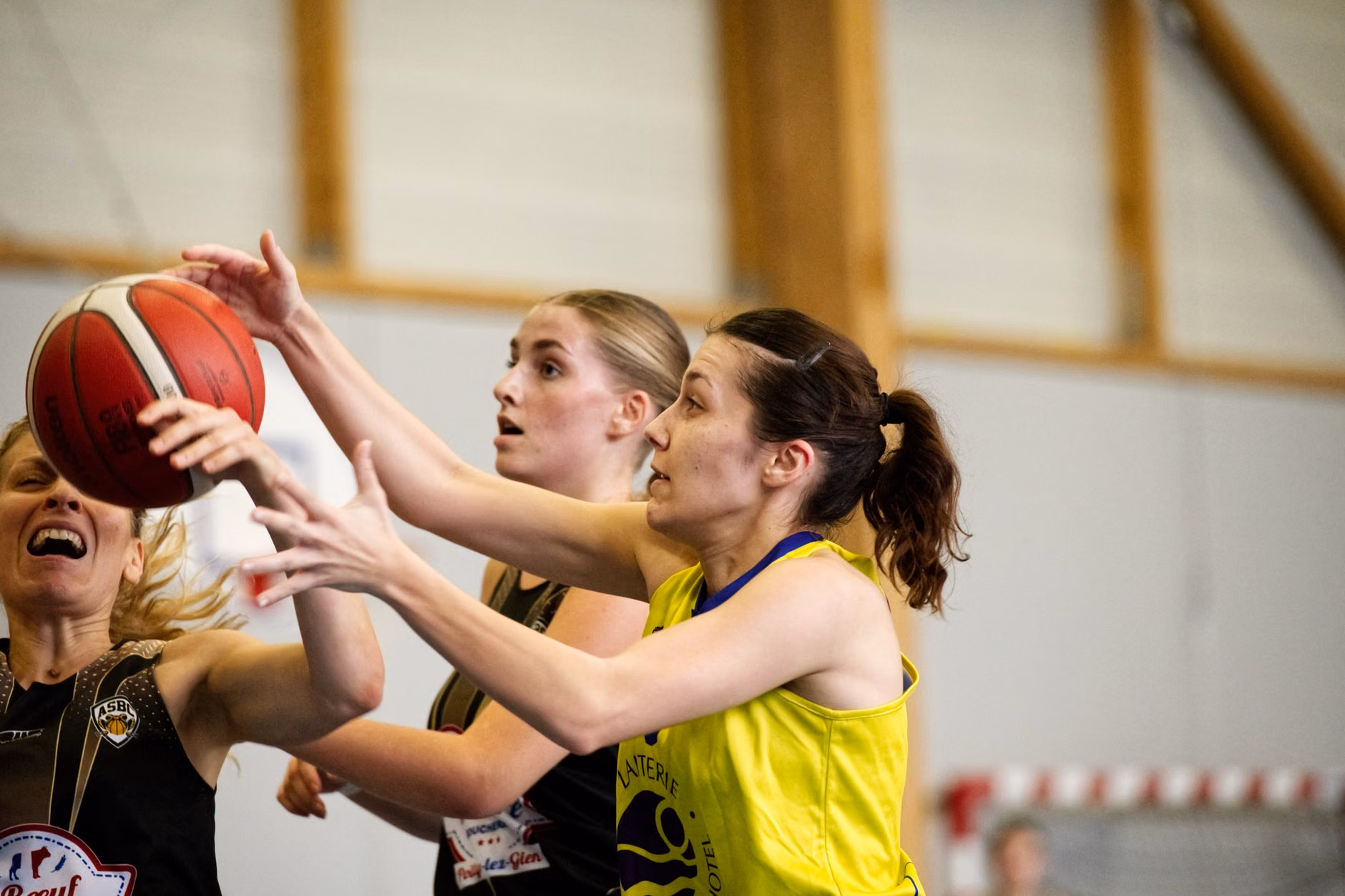WNBA-da gərgin anlar: Sofi Kanninqem DiJonai Kerinqtonun iradlarına münasibət bildirib