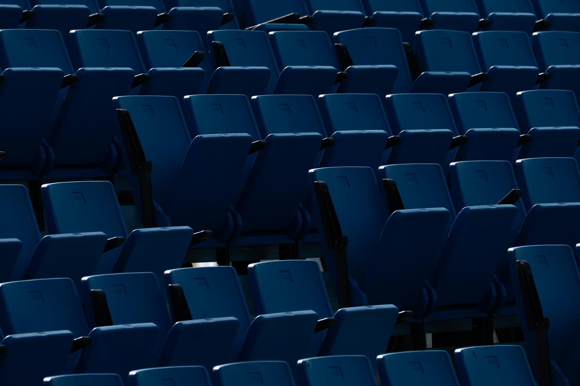 İran xəbərləri səbəbindən lisenziyaların ləğvi təhdidi ABŞ-da mətbuat azadlığını təhlükə altına alır, FCC sədri xəbərdarlıq edir.