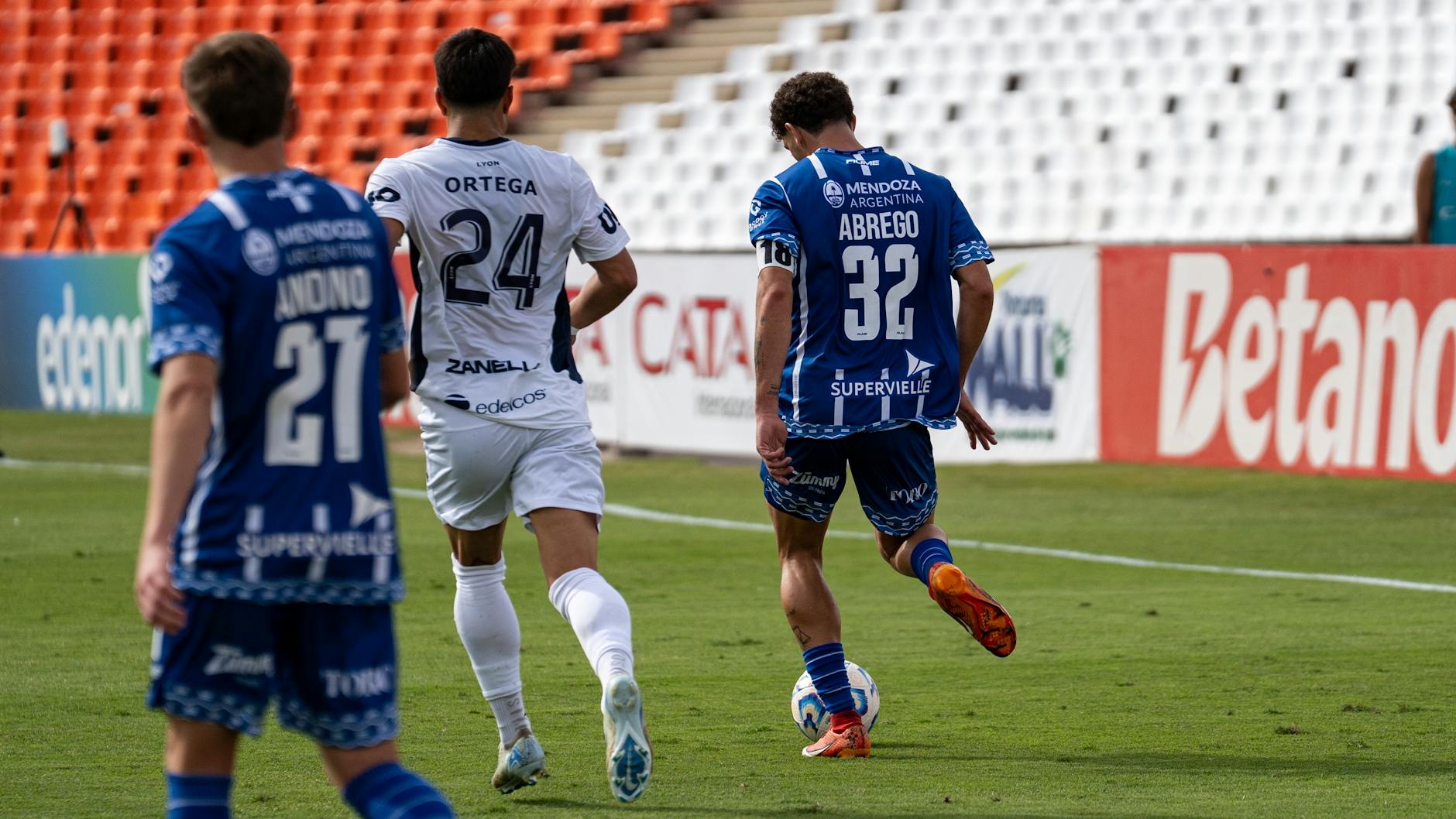 İnditex-in dördüncü il ardıcıl rekord mənfəəti Amansio Orteqaya böyük dividendlər qazandıracaq