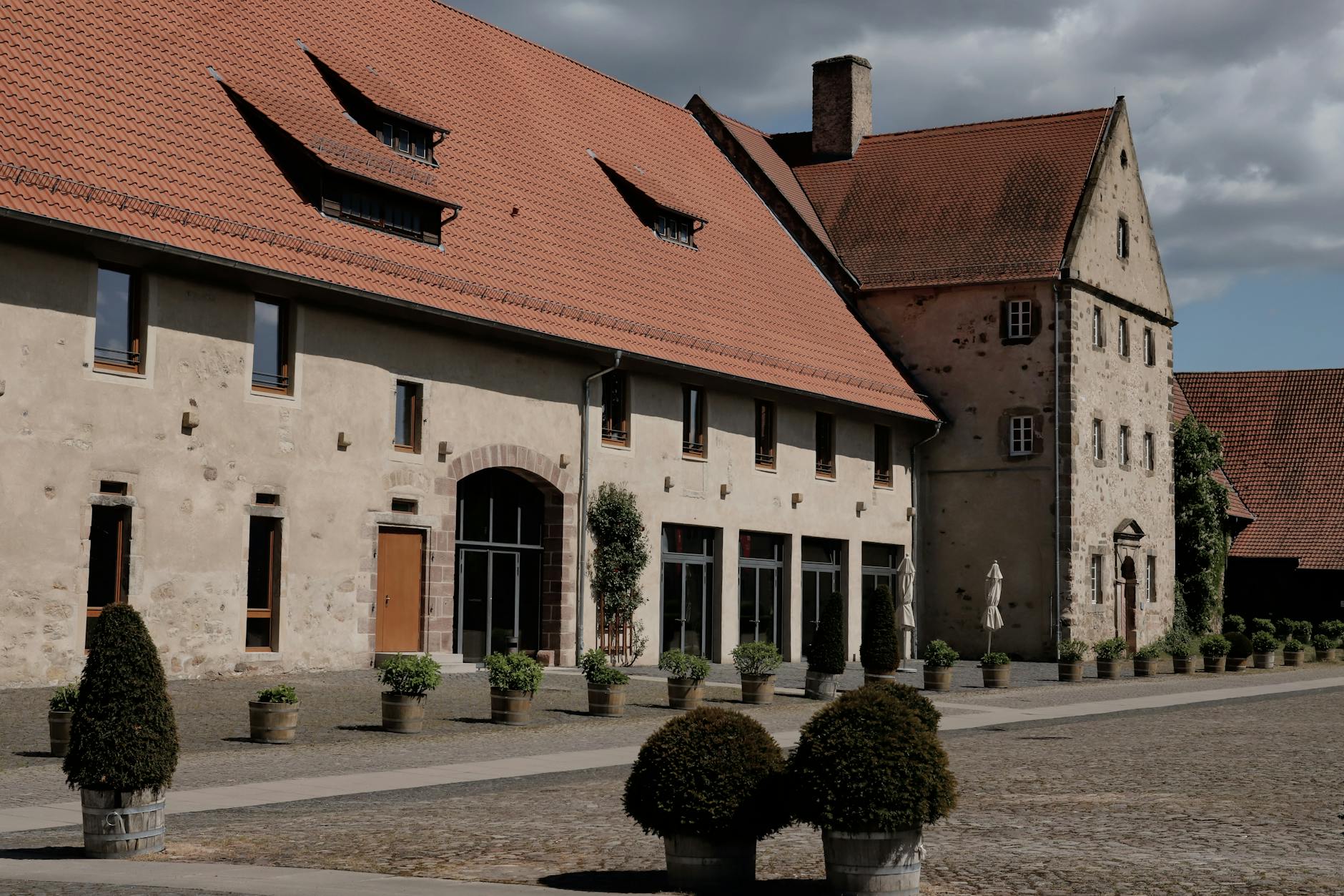 Hessen bələdiyyə seçkilərində CDU lider mövqeyini qorudu, AfD isə səs faizini artırdı.