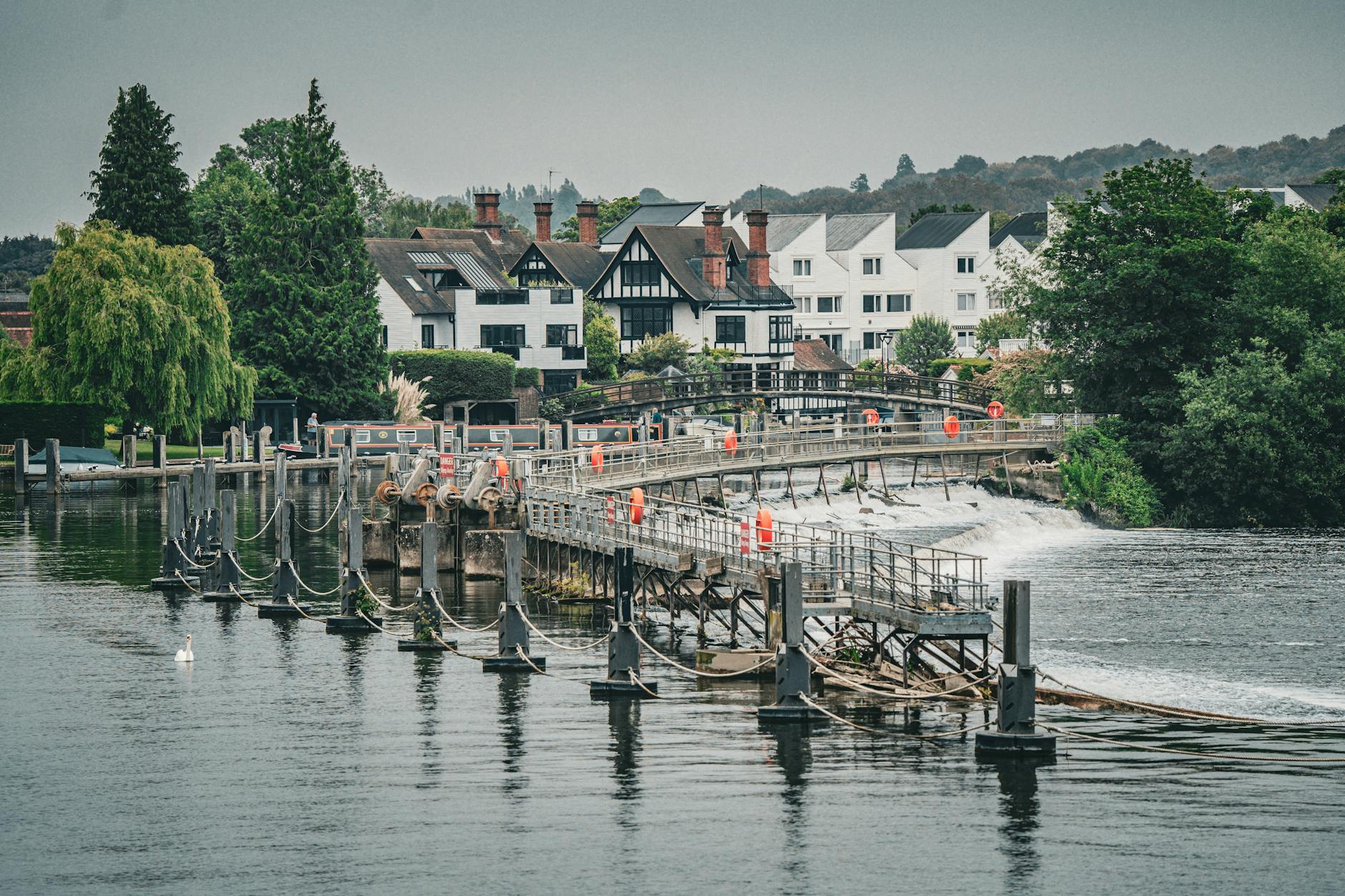 Henley-on-Thames-də qadın meyiti tapıldı: Qətl istintaqı başladı