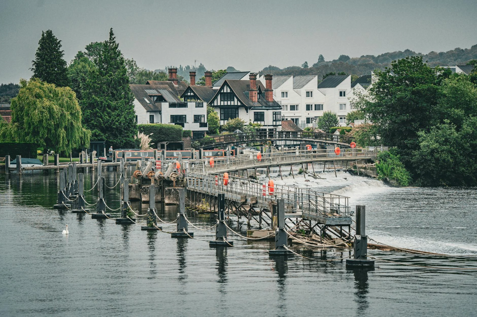 Henley-on-Thames-də qadın meyiti tapıldı: Qətl istintaqı başladı