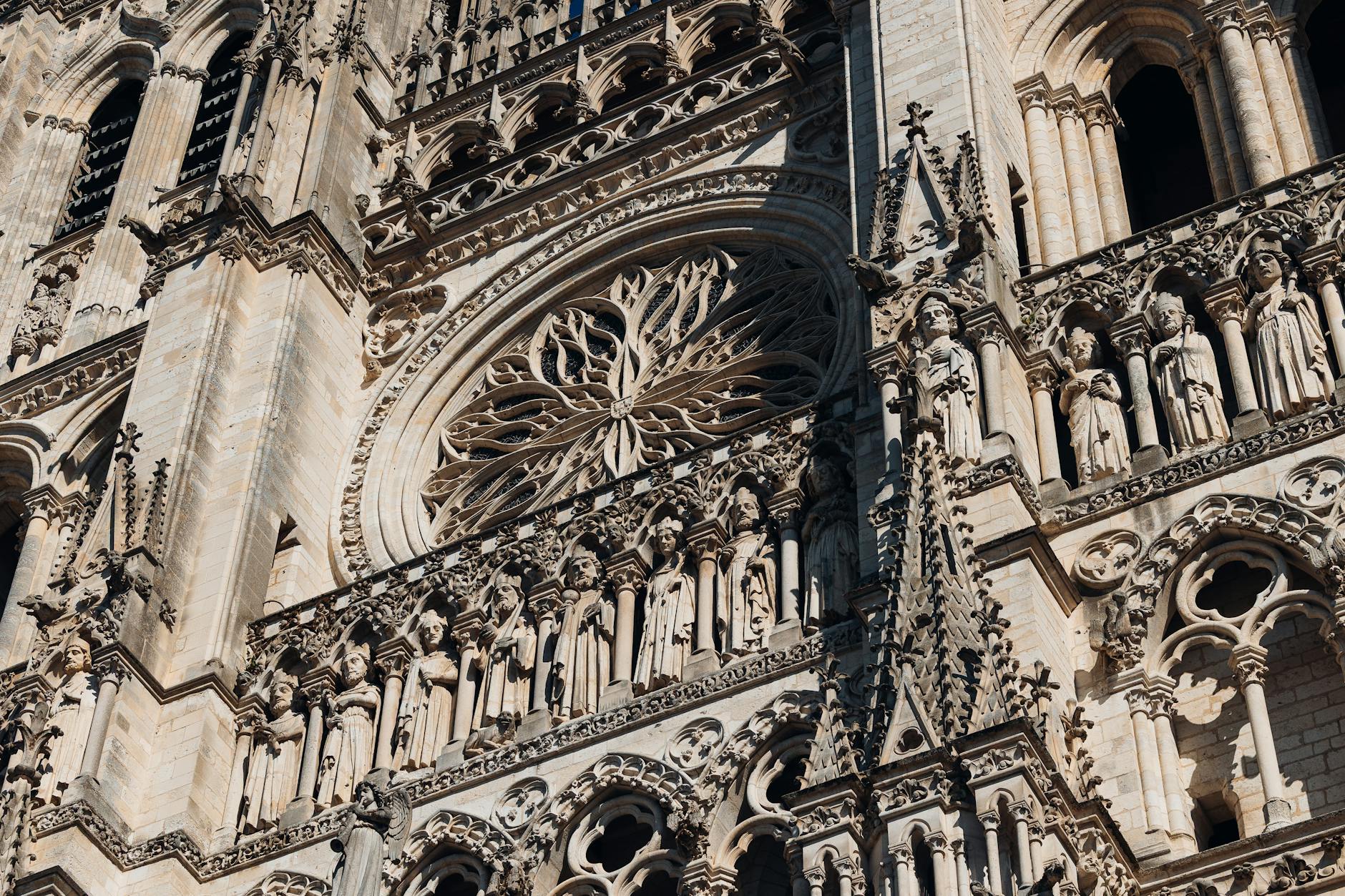 Unudulmaz “Gothic” oyunu 25 yaşını tamamlayır: Rol-oyunları dünyasında silinməz iz qoyan əfsanə