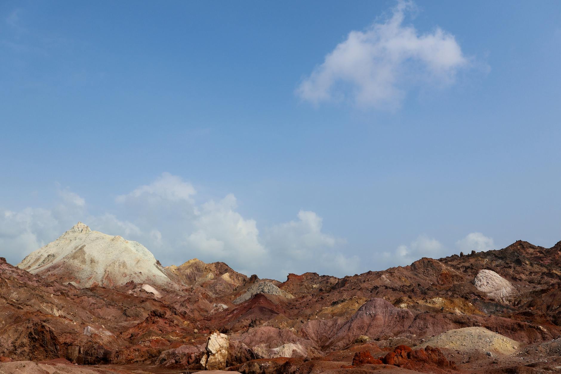 ABŞ-ın səhv qiymətləndirməsi İrana Hörmüz boğazını hədəf almağa imkan verdi, neftin qiyməti bahalaşdı.