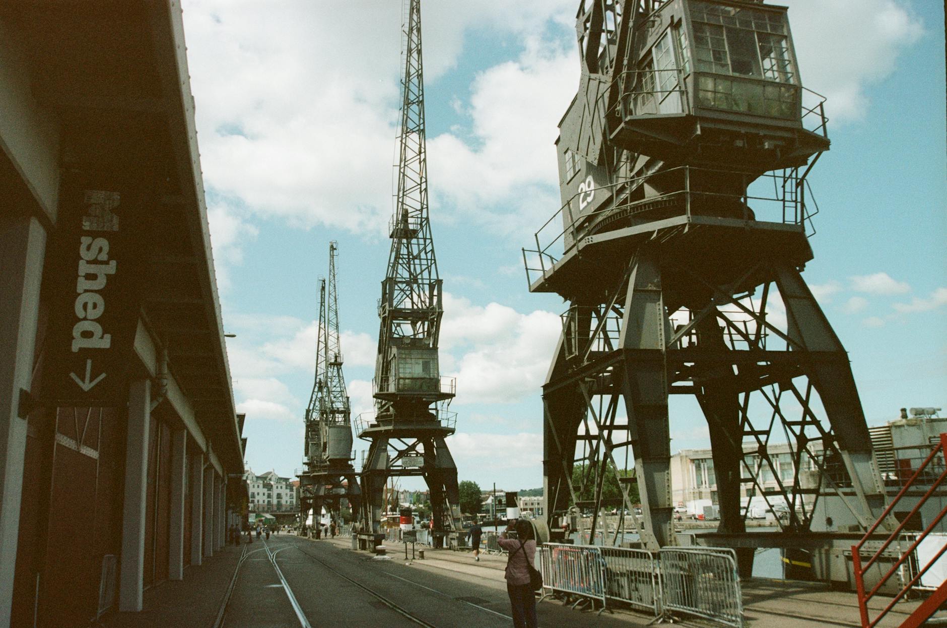 Bristol şəhərində uşaqlara təcavüz edən bağça əməkdaşına sərt hökm çıxarıldı