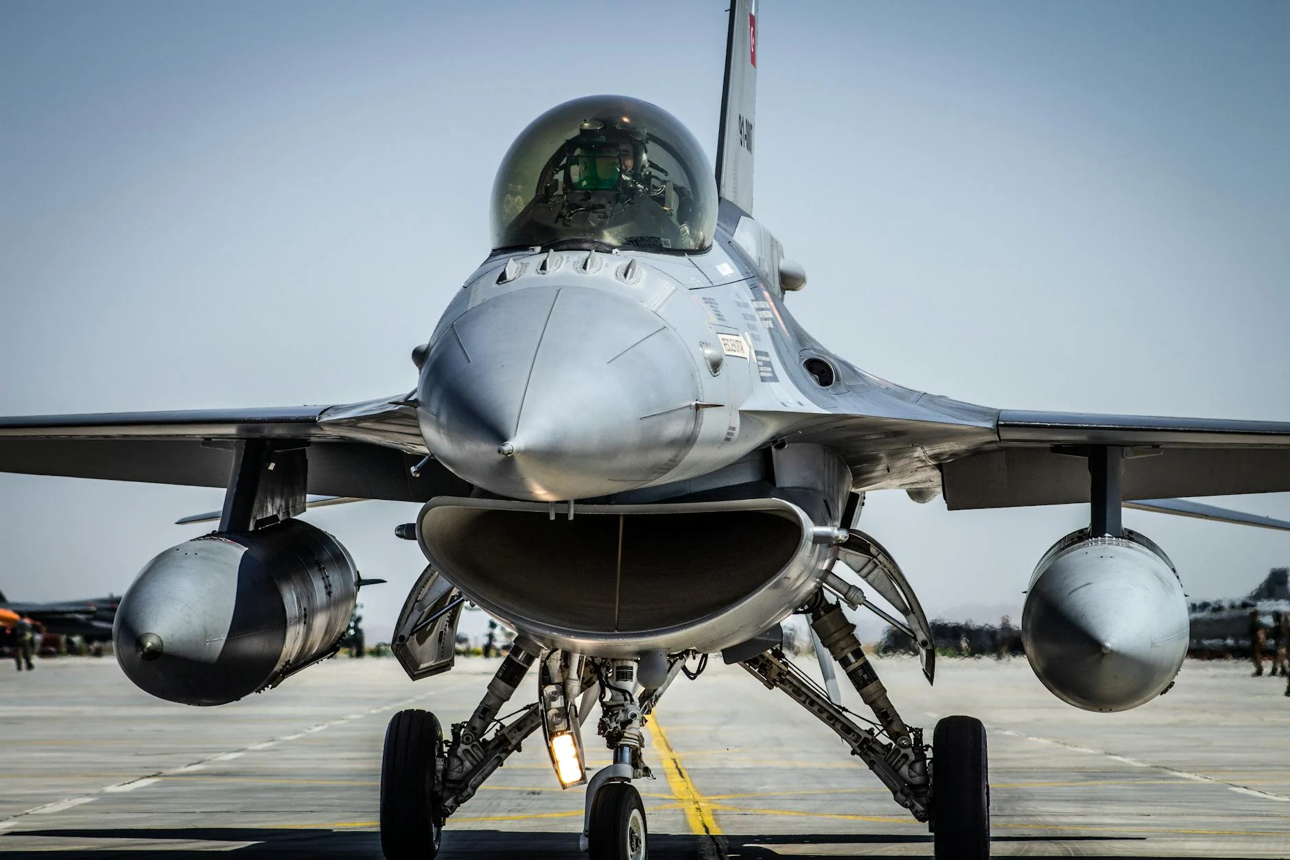 Türkiyə Şimali Kiprə 6 F-16 qırıcısı göndərir: Regional təhlükələrə qarşı strateji mövqe